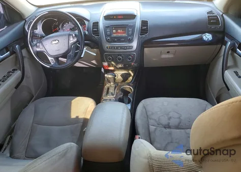 2015 Kia Sorento Lx z USA, uszkodzony, nr VIN 5XYKTCA69FG586575